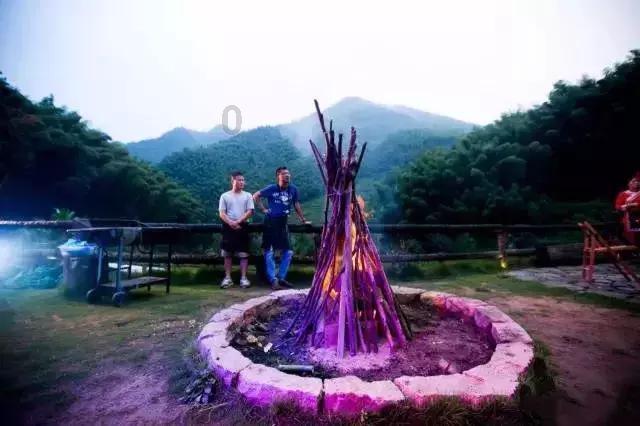 西游记:八戒悟空变成小妖,沙僧变成牧民,三人赶着一群羊回家了-知识星球,创造你的无限可能